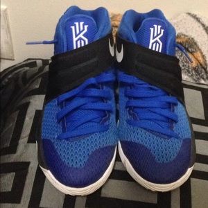 I'm selling kyrie 2s they were worn 3 times